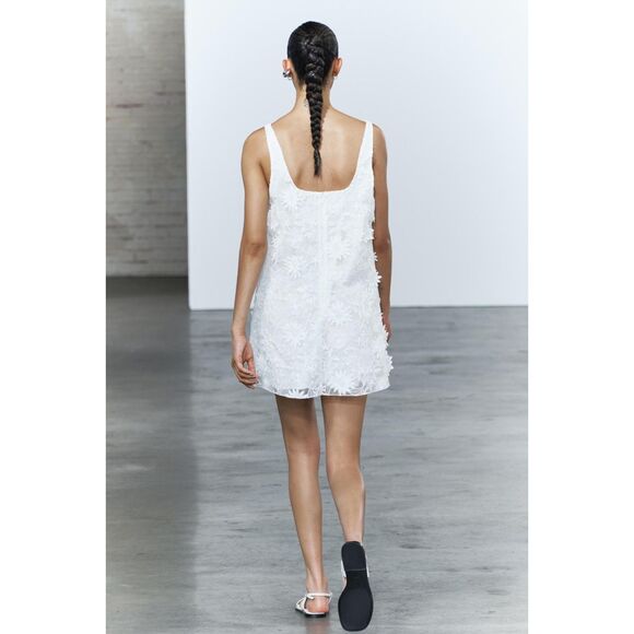 Zara Embroidered White Floral Dress Size Large NWT - Picture 5 of 9